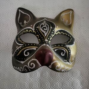 Venezia Hand-Painted Cat Mask with Gold and Black Accents
